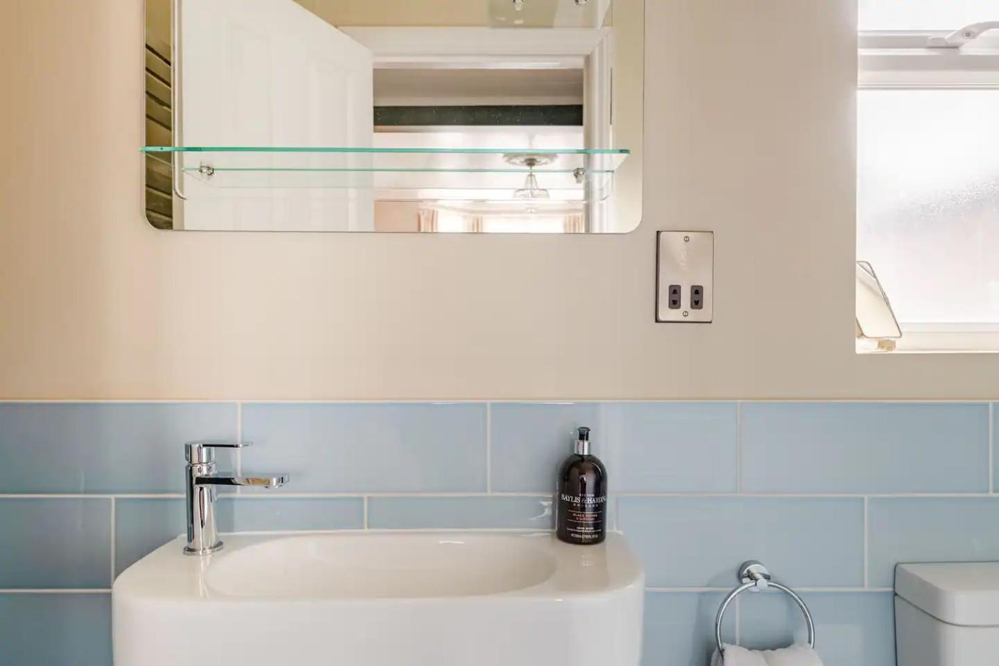 Deco Studio: King Bed, Kitchenette, Stylish & Comfortable Hove Esterno foto
